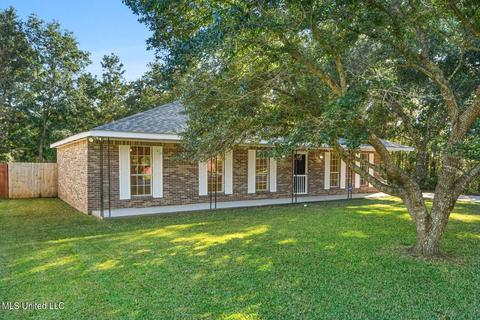 402 Holly St, Long Beach, MS 39560 photo 3