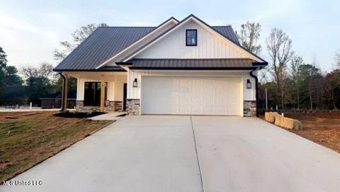 114 Mamie Cir, Picayune, MS 39466