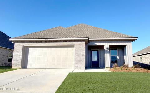 18066 Evergreen Dr, Gulfport, MS 39503 photo 1