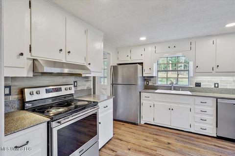 140 1st St, Brandon, MS 39042 photo 11