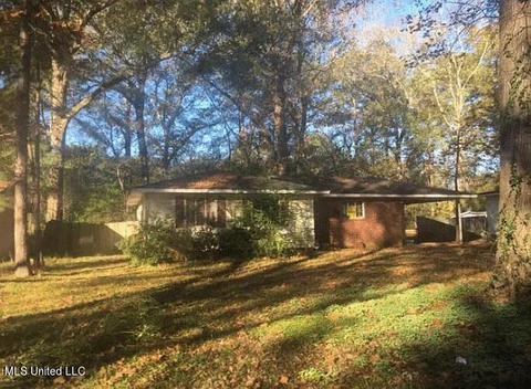3103 Woodside Dr, Jackson, MS 39212 photo 1