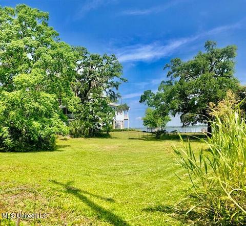 483 Benachi Ave, Biloxi, MS 39532