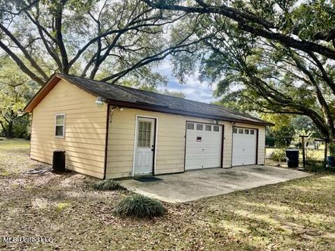 7108 E Central Park Dr, Moss Point, MS 39562 photo 14