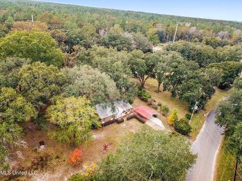 7108 E Central Park Dr, Moss Point, MS 39562 photo 3