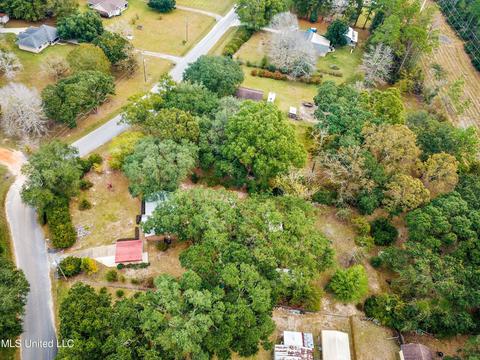 7108 E Central Park Dr, Moss Point, MS 39562 photo 8