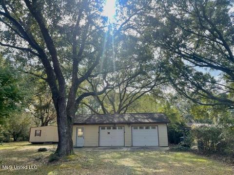 7108 E Central Park Dr, Moss Point, MS 39562 photo 11