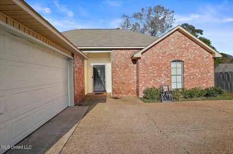 129 Garrett Drive Dr, Terry, MS 39170 photo 3