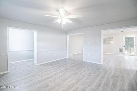 710 S Forest Ave, Long Beach, MS 39560 photo 2