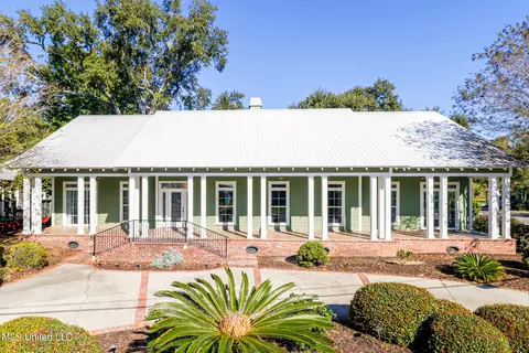 606 2nd St, Gulfport, MS 39501