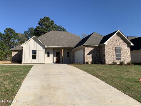 104 Catherine Blvd, Clinton, MS 39056 photo 1