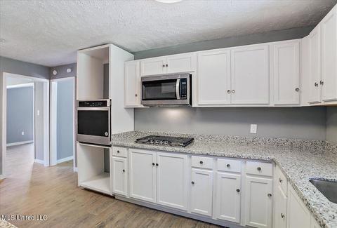 312 Overlook Cir, Jackson, MS 39213 photo 11