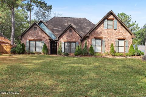 135 Pine Ridge Cir, Brandon, MS 39047 photo 1