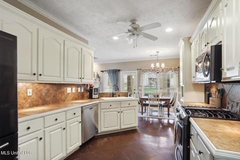 135 Pine Ridge Cir, Brandon, MS 39047 photo 9