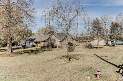 96 Pinehaven Pl, Clinton, MS 39056 photo 2