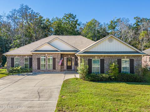 522 Dynsmore Pl, Long Beach, MS 39560