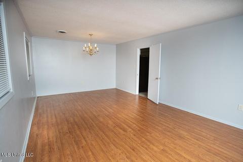 5930 Whitehill Dr, Jackson, MS 39206 photo 3