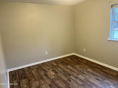 4306 Mimosa Dr, Moss Point, MS 39562 photo 13