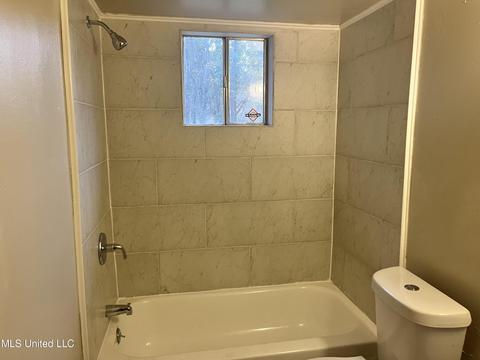 4306 Mimosa Dr, Moss Point, MS 39562 photo 9