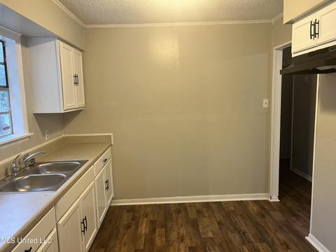 4306 Mimosa Dr, Moss Point, MS 39562 photo 7