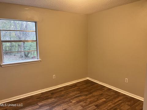 4306 Mimosa Dr, Moss Point, MS 39562 photo 11