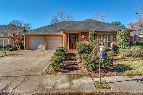 18 Robinwood Pl, Jackson, MS 39211 photo 2