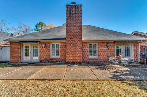 18 Robinwood Pl, Jackson, MS 39211 photo 3
