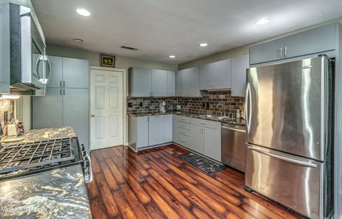 18 Robinwood Pl, Jackson, MS 39211 photo 29