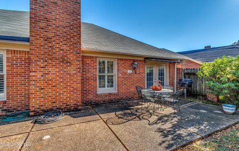 18 Robinwood Pl, Jackson, MS 39211 photo 4