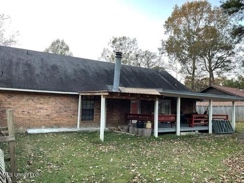 168 Oak Park Dr, Forest, MS 39074 photo 3