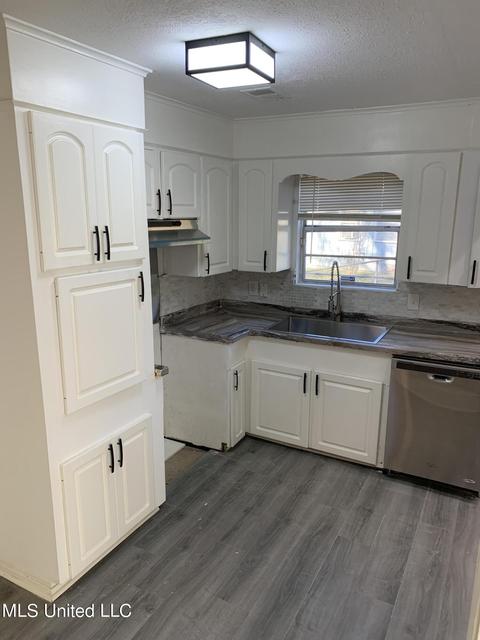 3858 Meadow Ln, Jackson, MS 39212 photo 8