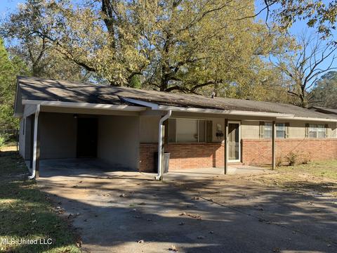 3858 Meadow Ln, Jackson, MS 39212 photo 2