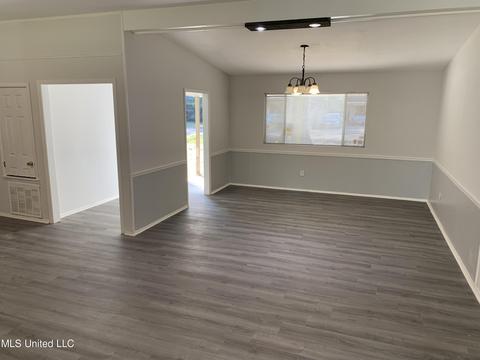 3858 Meadow Ln, Jackson, MS 39212 photo 5