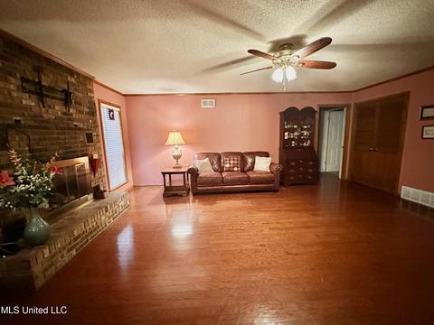 2730 Cedar Bluff Dr, Nesbit, MS 38651 photo 5