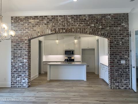 816 Glenwild Cir, Canton, MS 39046 photo 4