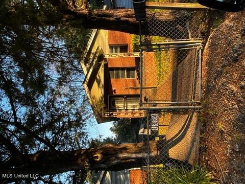 1824 Barrett Ave, Jackson, MS 39204 photo 1
