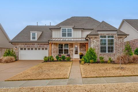7252 Edgewater Dr, Olive Branch, MS 38654 photo 1