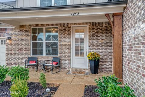 7252 Edgewater Dr, Olive Branch, MS 38654 photo 2