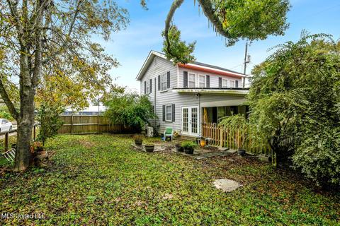 403 Easterbrook St, Bay Saint Louis, MS 39520