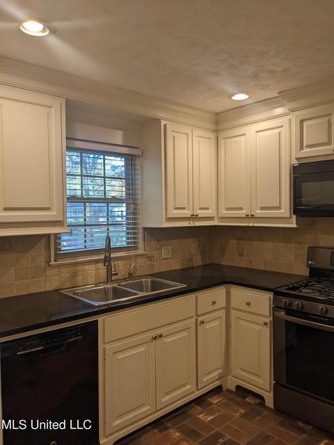 4326 Robin Dr, Jackson, MS 39206 photo 11