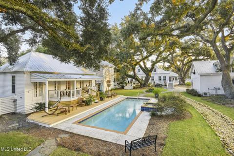619 E 2nd St, Pass Christian, MS 39571 photo 4