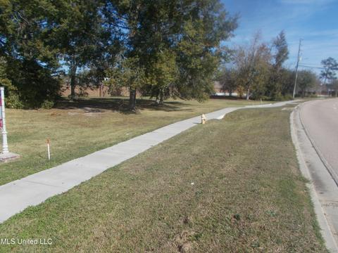 1890 Popps Ferry Rd, Biloxi, MS 39532