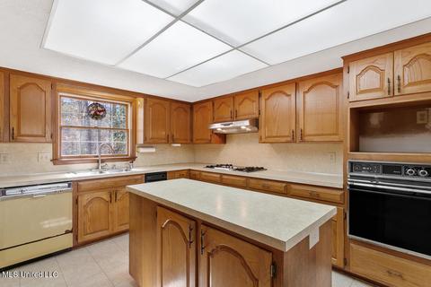321 Warwick Rd, Clinton, MS 39056 photo 11