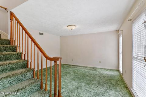 321 Warwick Rd, Clinton, MS 39056 photo 3