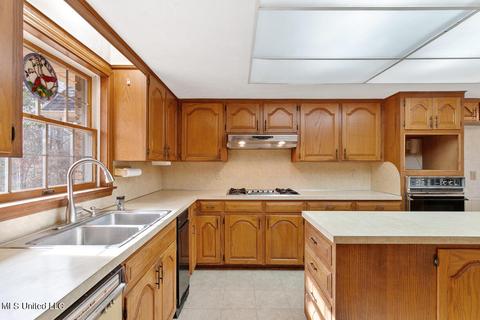 321 Warwick Rd, Clinton, MS 39056 photo 8
