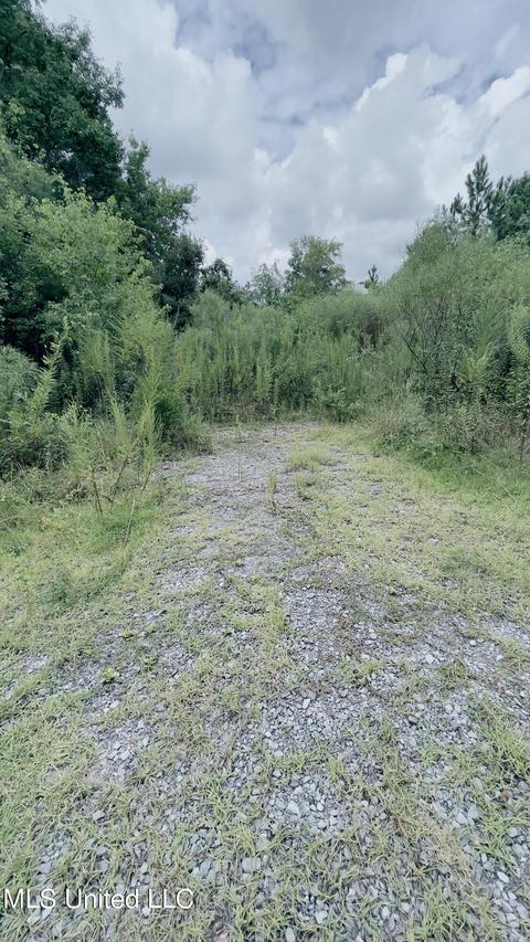 6617 Omaha St, Biloxi, MS 39532