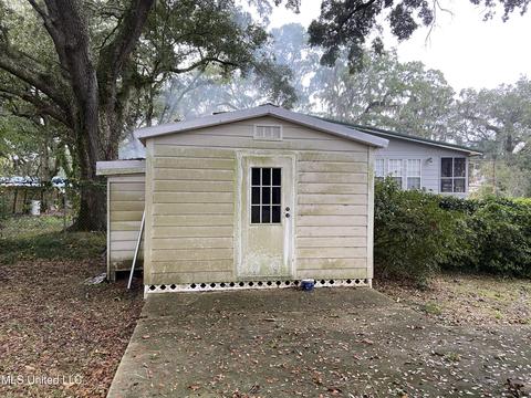 5325 Lakeview Dr, Moss Point, MS 39563 photo 9