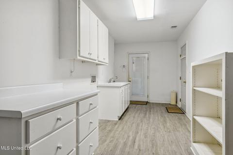 5325 Lakeview Dr, Moss Point, MS 39563 photo 18