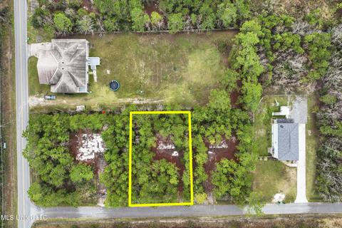 15401 Needle St, Ocean Springs, MS 39564