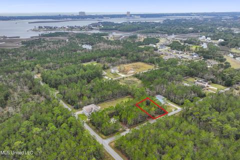15403 Needle St, Biloxi, MS 39532 photo 2