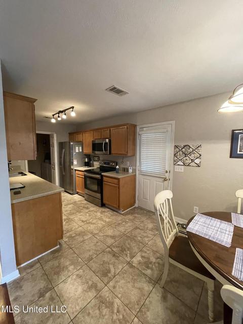 410 Mockingbird Cir, Brandon, MS 39047 photo 8